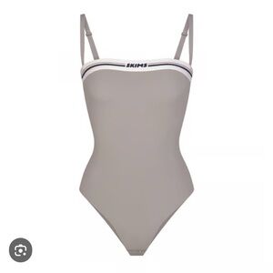 NWT SKIMS 2X Fits Everybody Logo Bodysuit